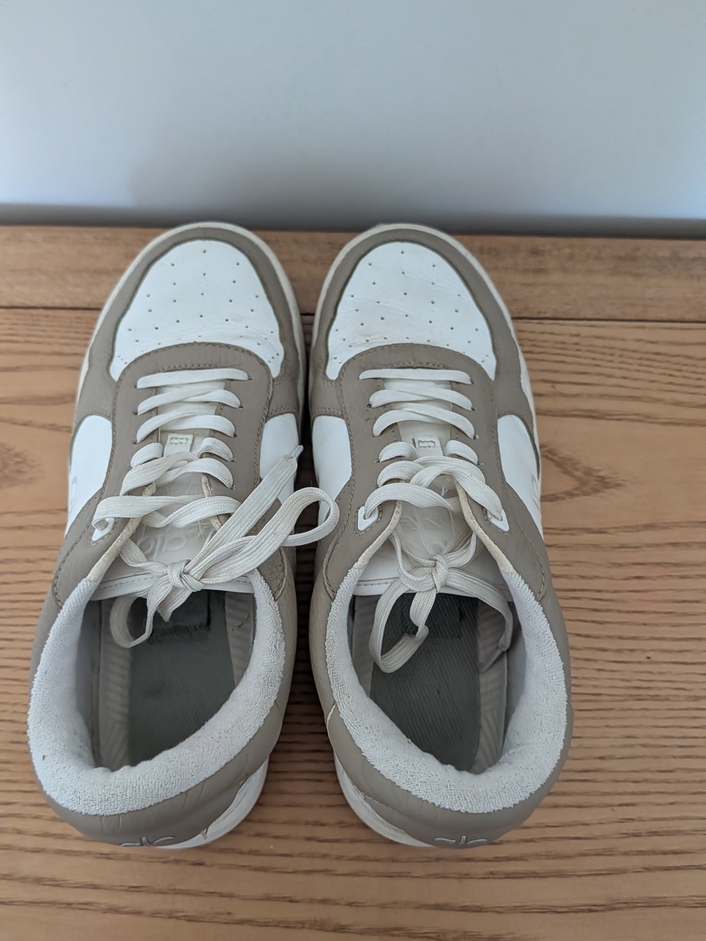ALO Yoga Beige and White Low-Top Sneakers - Picture 5 of 5